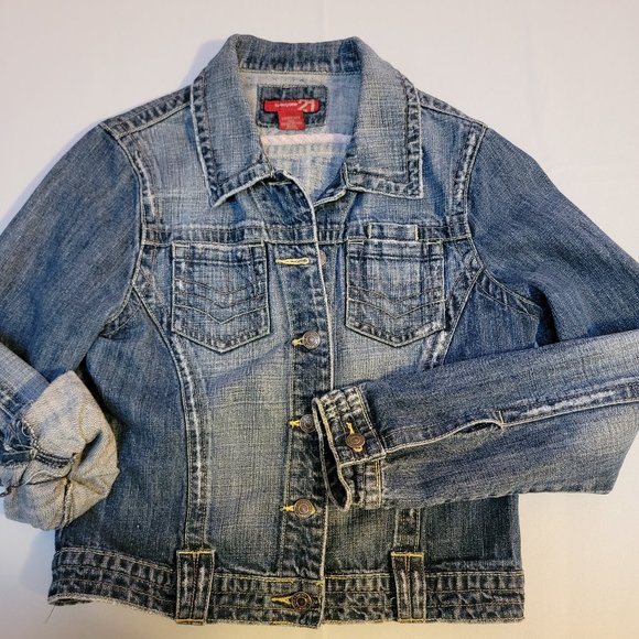 21 Distressed Jean Jacket - Picture 2 of 13